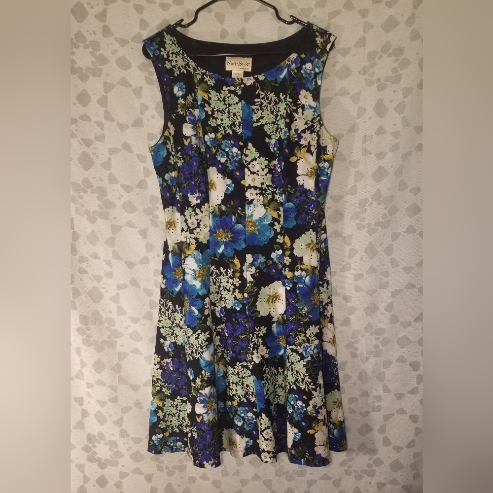 North Style Floral Dress